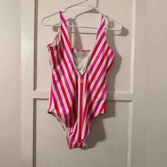 Fabletics Sunset Scoop One-Piece Swimsuit medium - Picture 6 of 7